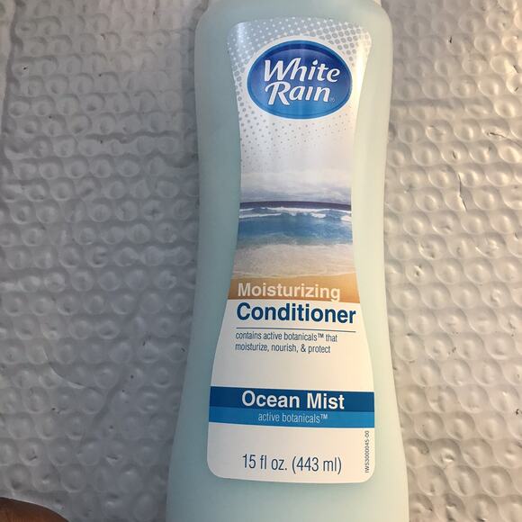 WHITE RAIN Bath Set: Moisturizing Shampoo,Conditioner,Hand Soap & Razors - Picture 4 of 12